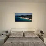Simo And Manu\'S Little Home